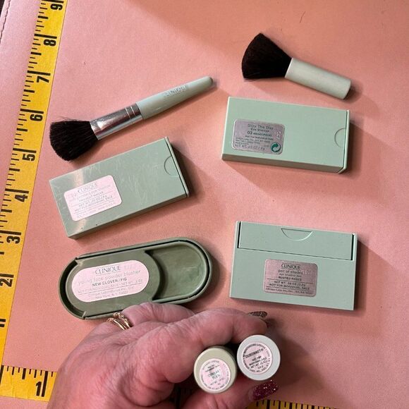 9pc Clinique Lot Set Swatched Lipsticks Eyeshadows Blusher Brushes Case 9pc Clin - Picture 9 of 11